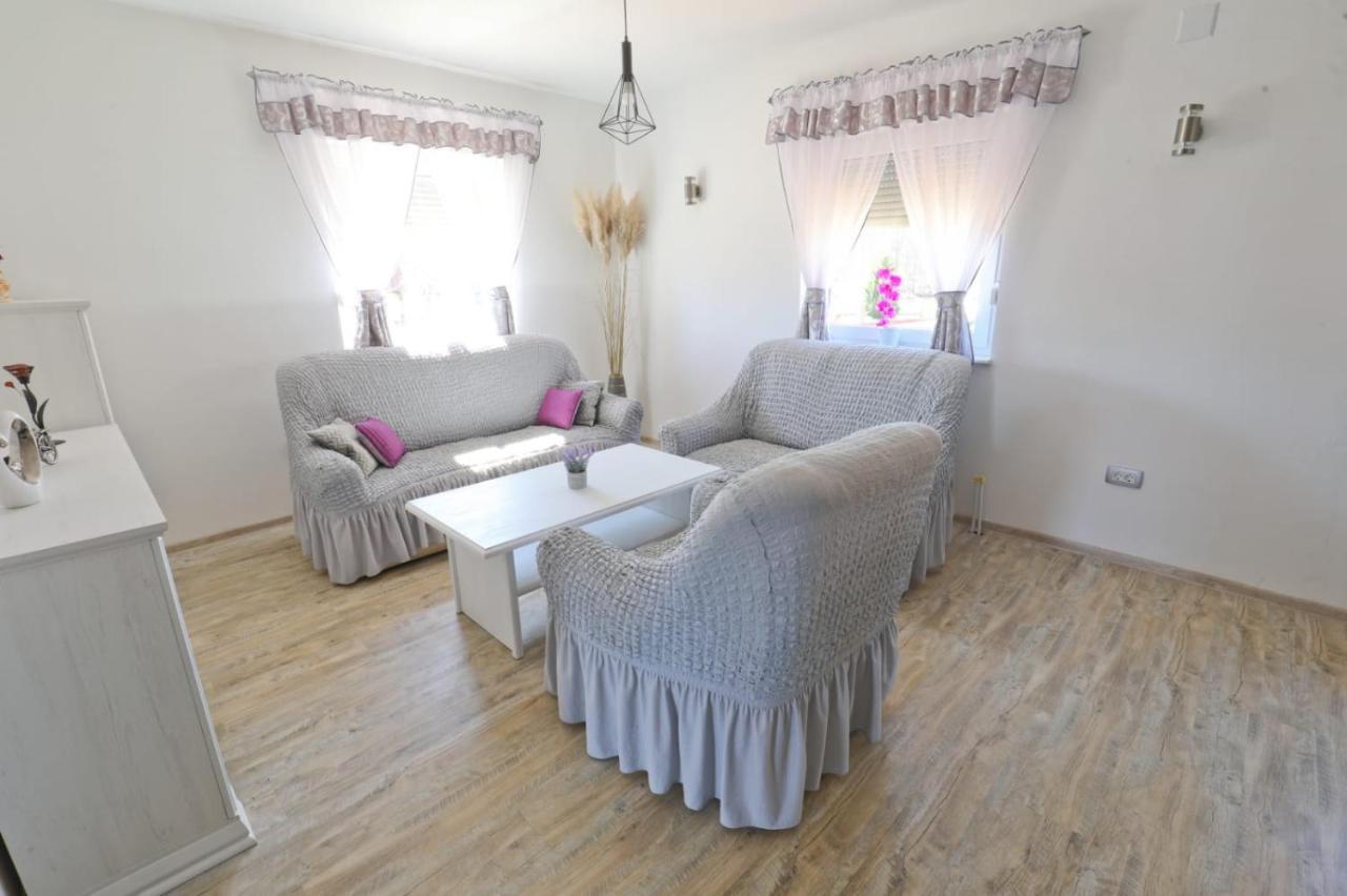 Apartman Teo &Tena Оточац Екстер'єр фото