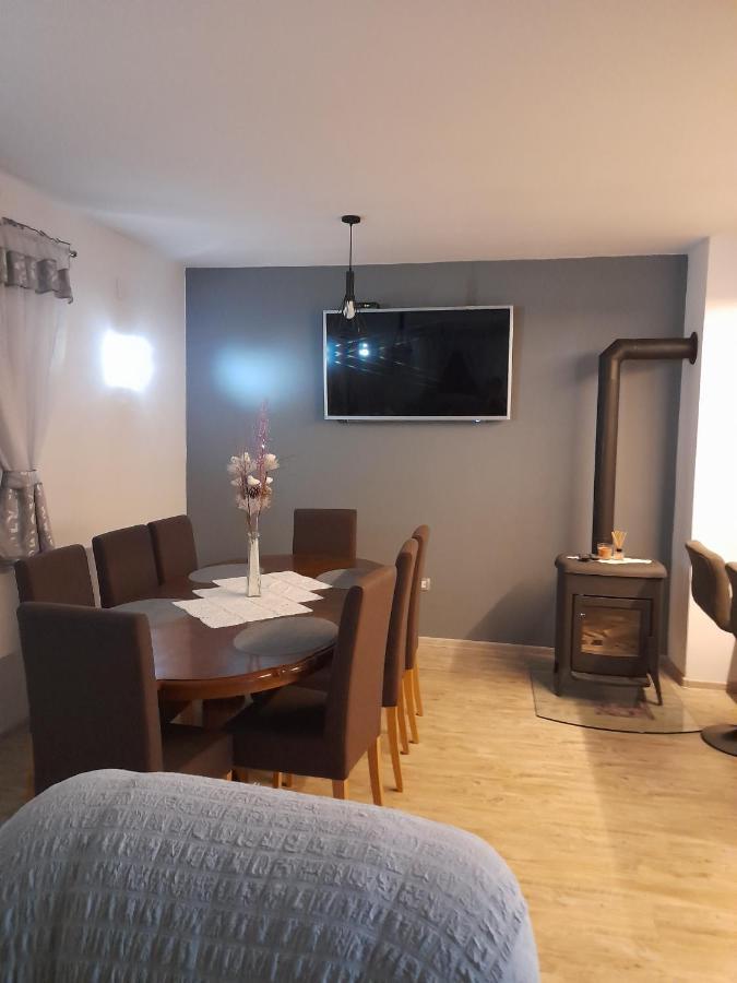 Apartman Teo &Tena Оточац Екстер'єр фото
